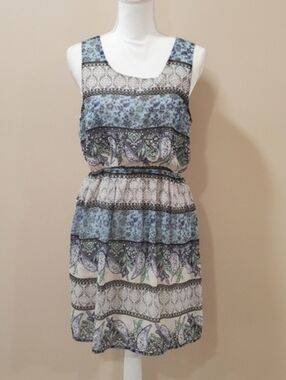 Forever 21 Slleeveless  Paisley   Open Back  summer Mini dress